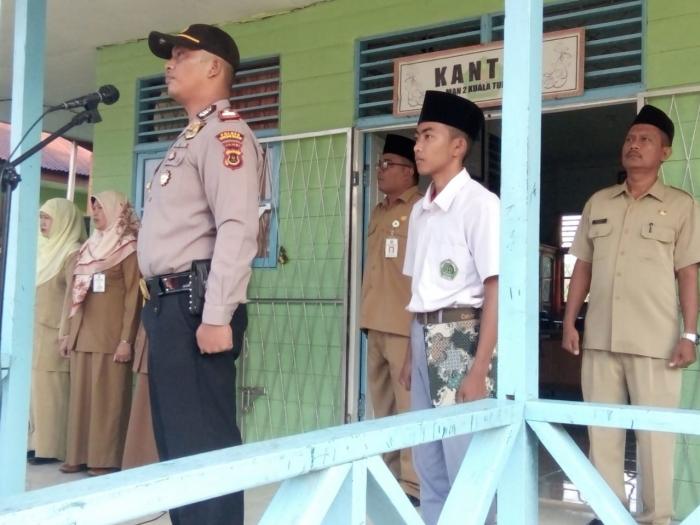 IPTU.JULIUS SITEPU DI UPACARA MAN 2 KUALA TUNGKAL