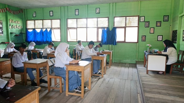 Hari Pertama Penilaian Akhir Sumatif Semester Genap MAN 2 Tanjung Jabung Barat Berjalan Lancar
