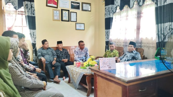Pembinaan Pasca Idul Fitri, Kepala Kemenag Tanjab Barat Kunjungi MAN 2 Tanjung Jabung Barat