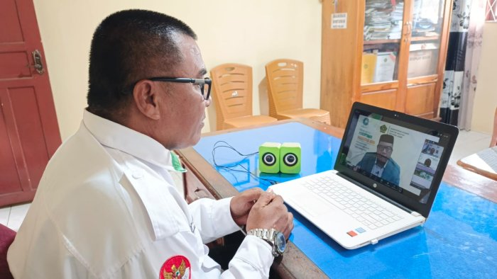 Kepala MAN 2 Tanjung Jabung Barat Ikuti Zoom Meeting Sosialisasi Pendidikan Tinggi ITS-NU Jambi