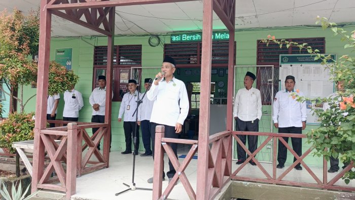 Apel Hari Pertama Masuk Madrasah, Waka Kurikulum Tekankan Disiplin dan Persiapan Ujian