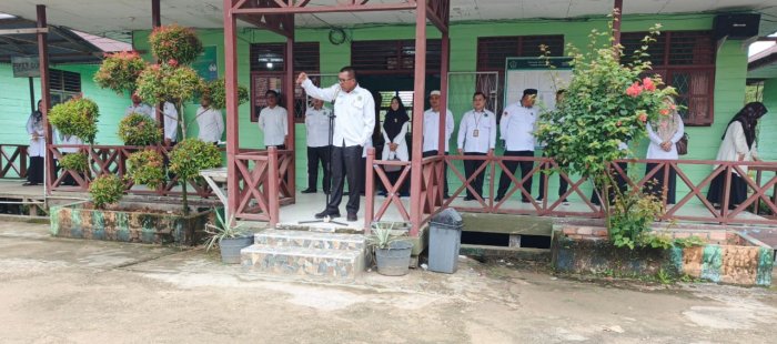 Kepala Madrasah Membuka Kegiatan Classmeeting