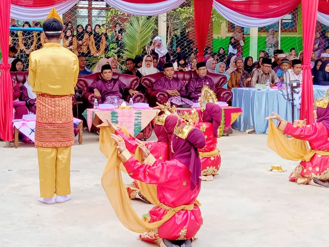 MENGHADIRI â€œHAFLATUL IKHTITAMâ€ MTs N 2 Tanjab Barat BETARA