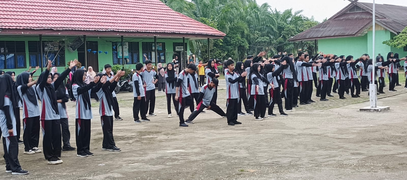 SENAM JUMâ€™AT PAGI DI MAN 2 TANJAB BARAT