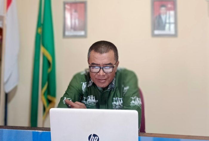 Kepala MAN 2 Tanjab Barat Ikuti Sosialisasi Program Adiwiyata Wilayah Sumatera Secara Daring