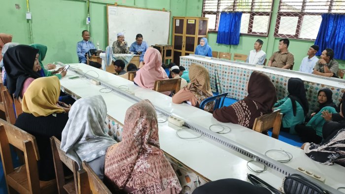 Rapat Komite MAN 2 Tanjab Barat Bahas Rencana Kegiatan Perpisahan Siswa Kelas XII TP 2025/2026