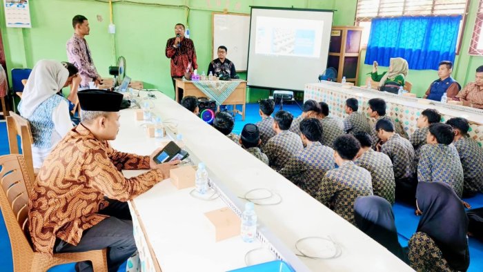 Sambutan Kepala Madrasah pada Peresmian Rumah Pembibitan Hidroponik