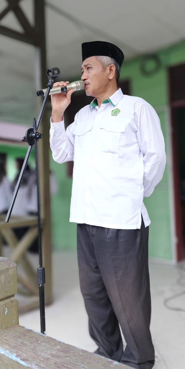 APEL SENIN PAGI ; BUKAN HANYA RUTINITAS