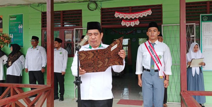 AMANAT PEMBINA UPACARA ; Lebih Baik Menderita Disiplin Sekarang daripada Menderita Penyesalan Nanti.