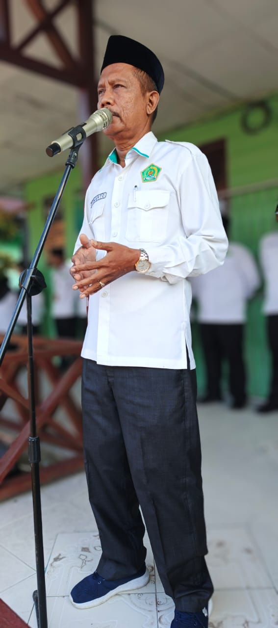 AMANAT PEMBINA UPACARA BENDERA ; MENJUNJUNG TINGGI AZAS KEBERSAMAAN
