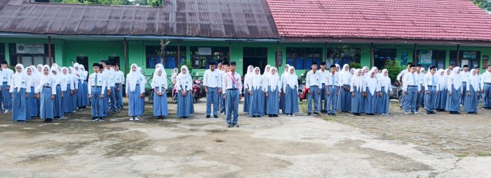 AMANAT PEMBINA UPACARA ; Awal Bulan Untuk Evaluasi Menjadi Lebih Baik